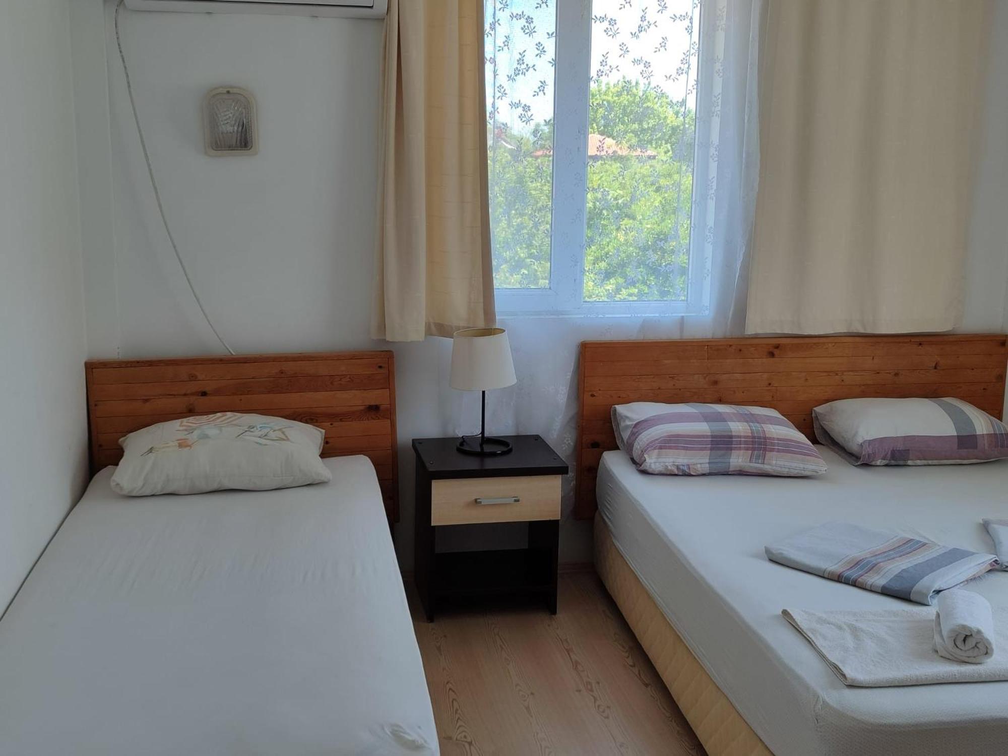 Flora Pansiyon Cirali Apartment Kemer Exterior photo